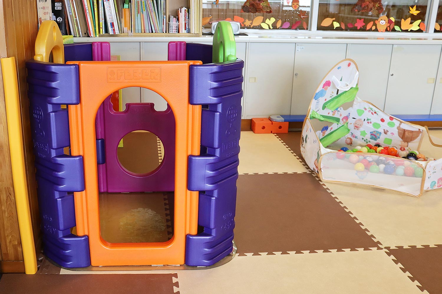 遊具や絵本