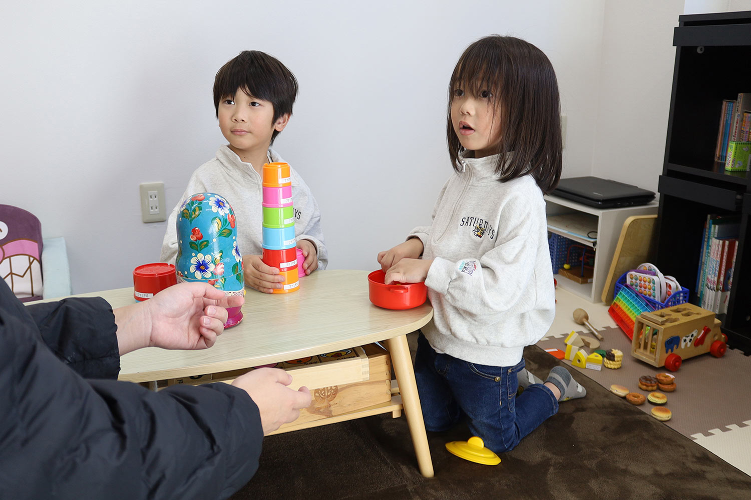 提供会員と顔合わせする兄弟