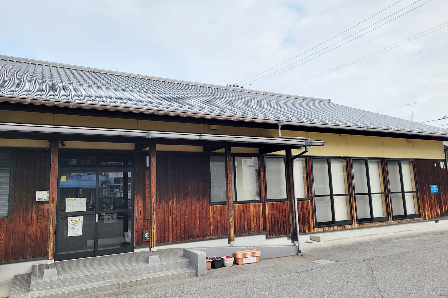 菊間児童館外観