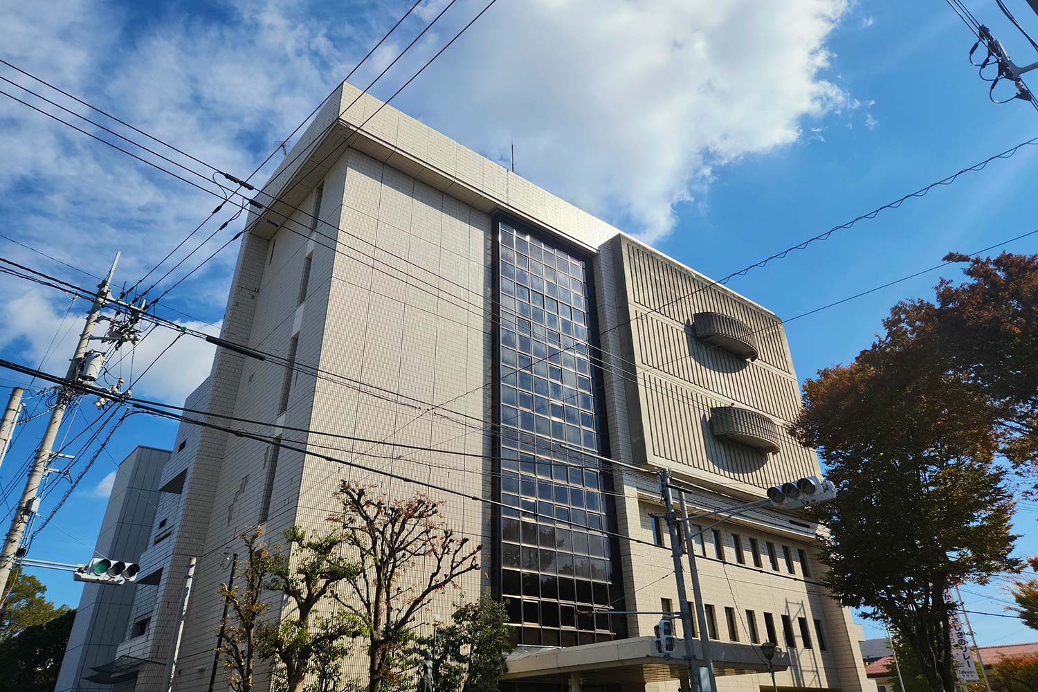 今治市中央住民センターの外観