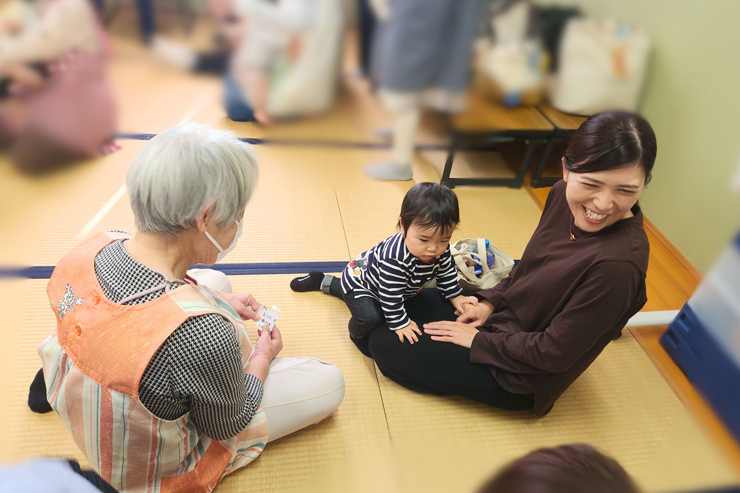 講座が終わり笑顔のママとこども