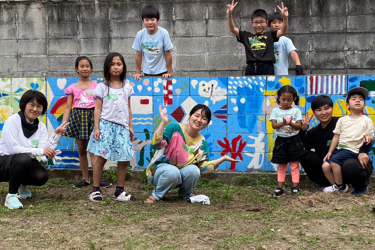 ペンキ塗りのあとの記念撮影