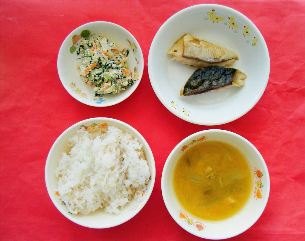 保育所の給食写真